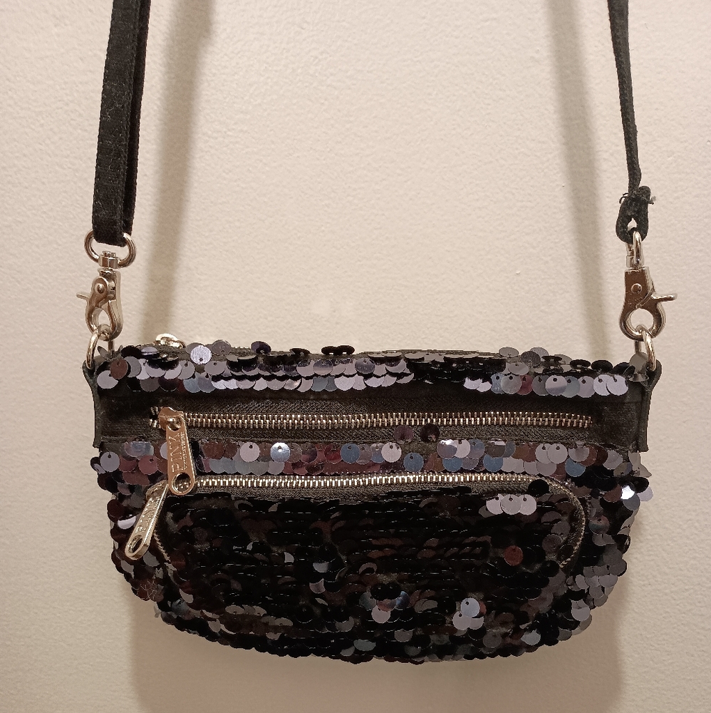 Victoria's Secret Pink, sequin crossbody baguette. OS